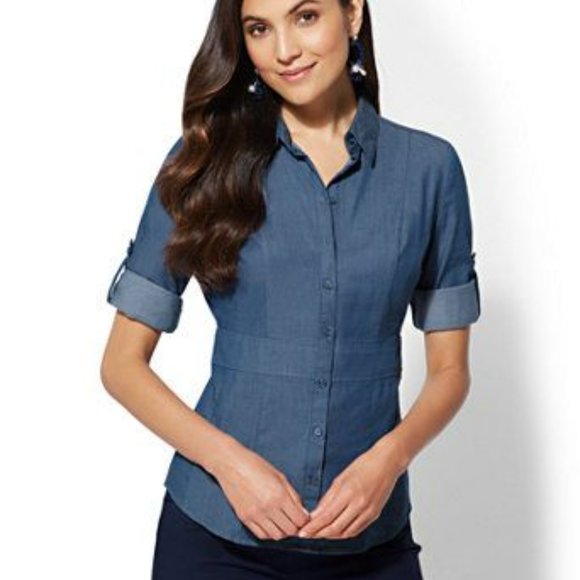 New York & Company Tops - New York & Co. Blue Fitted Stretch Chambray Shirt 3/4 Length Sleeve (Size XS)